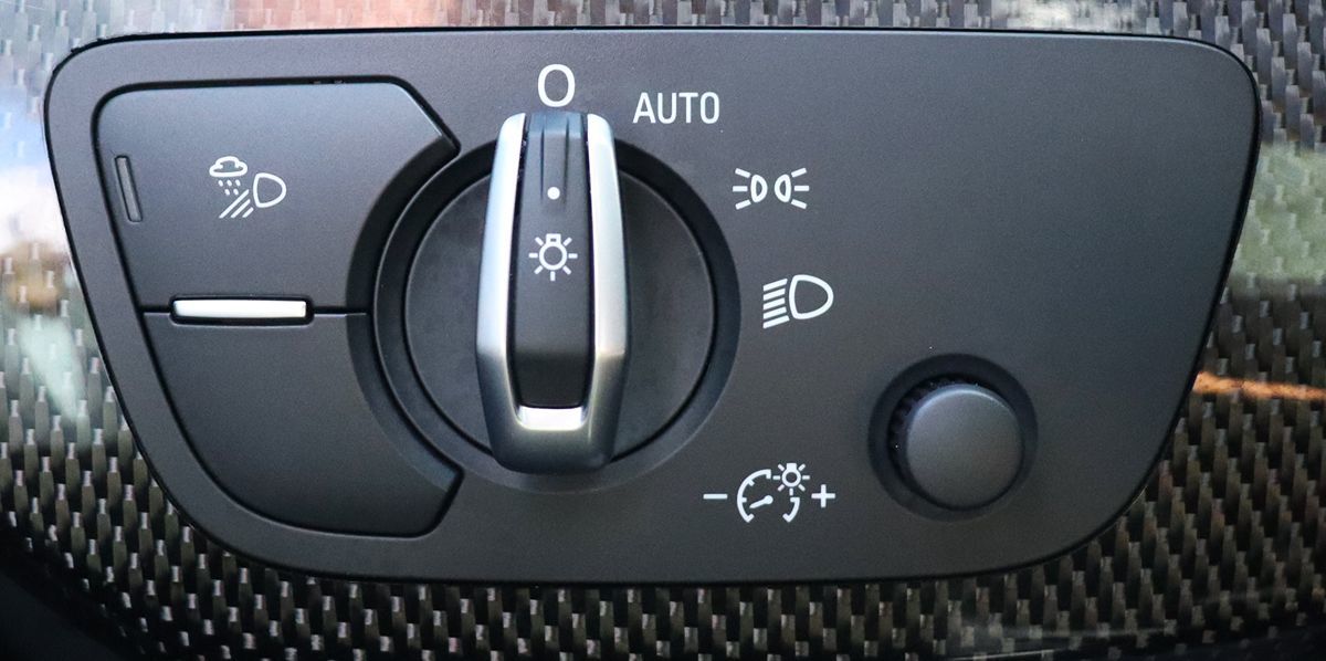 Vehicle image 46 of 69