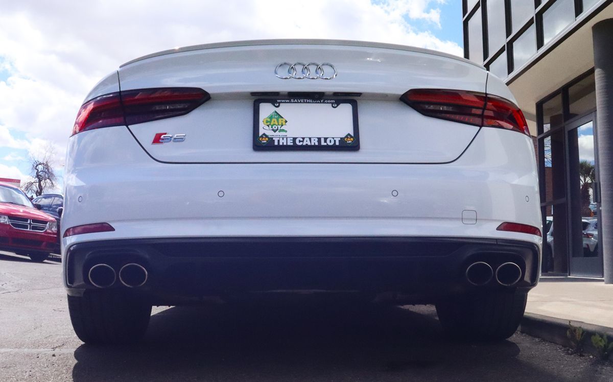 Vehicle image 9 of 69