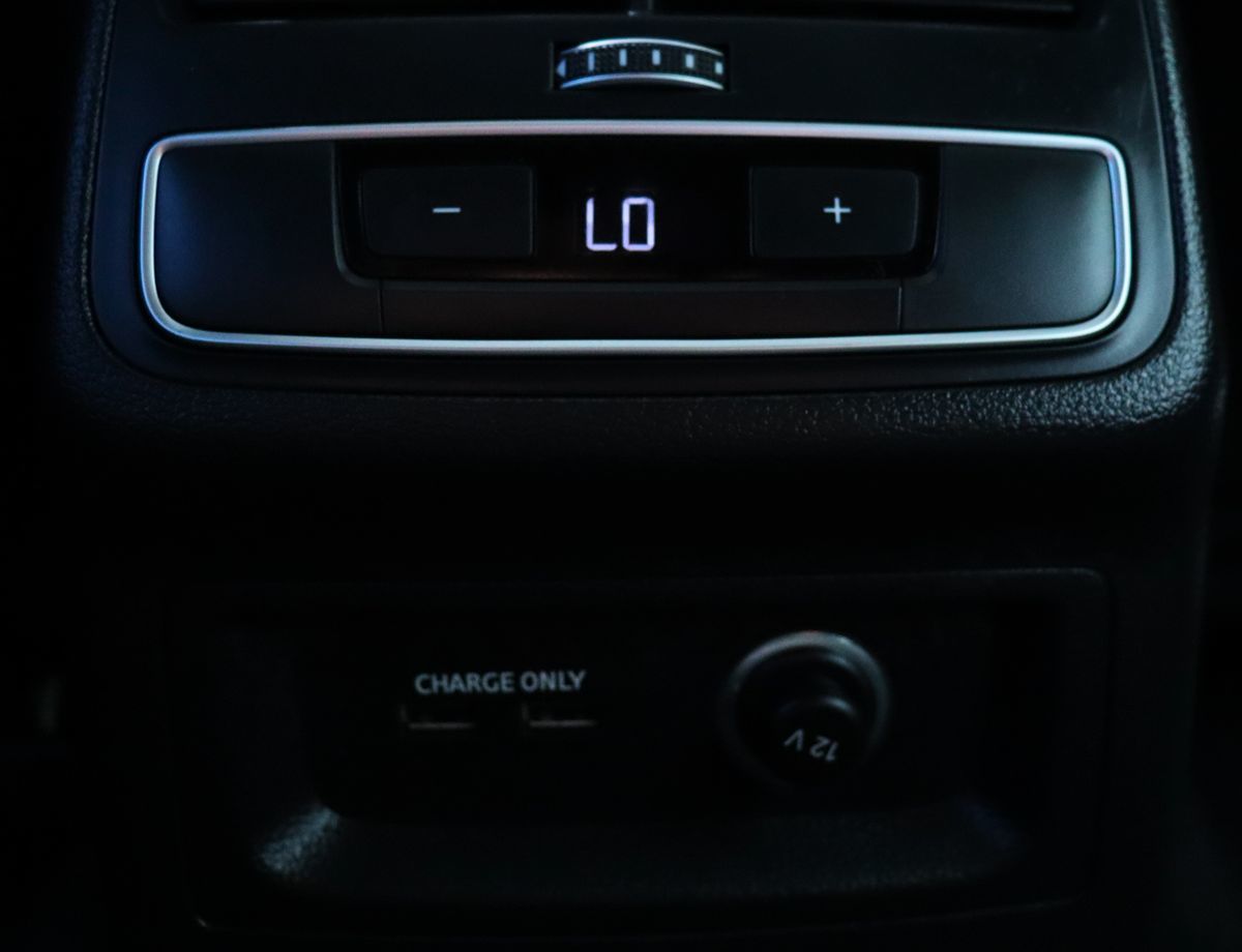 Vehicle image 35 of 69