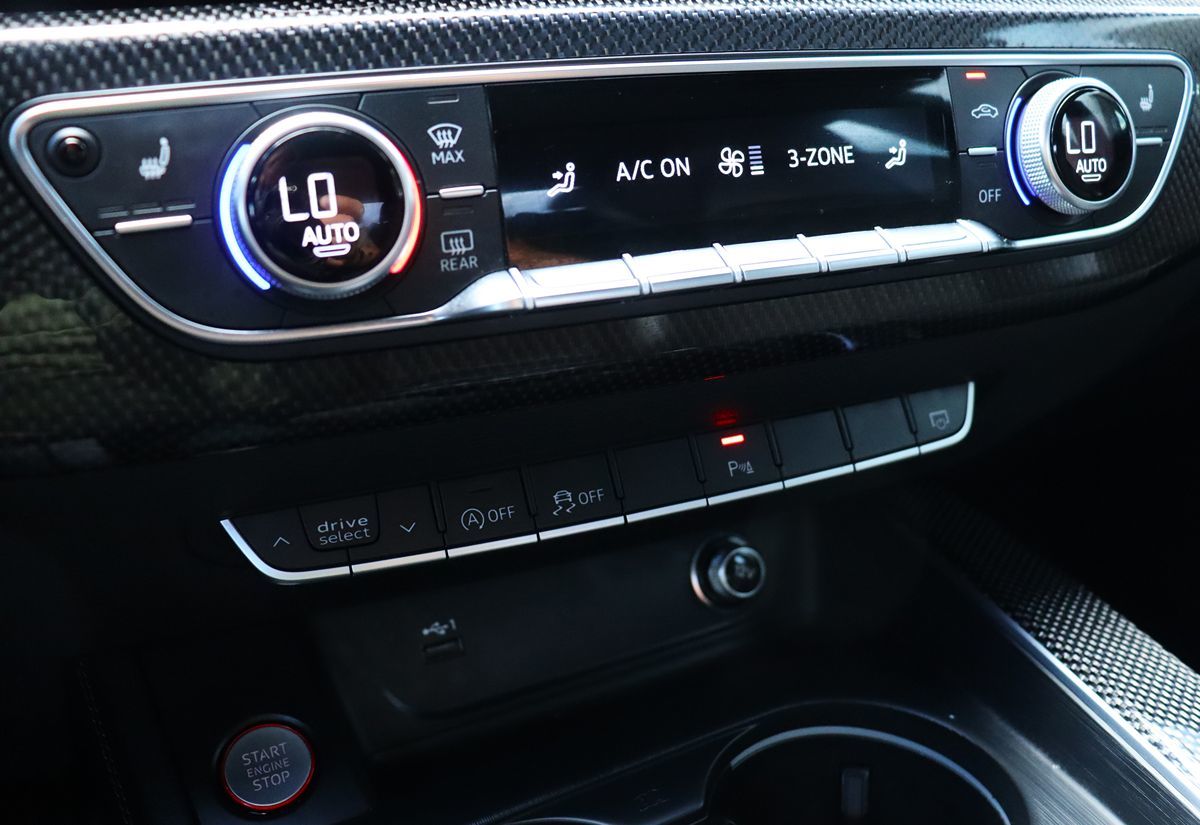 Vehicle image 59 of 69