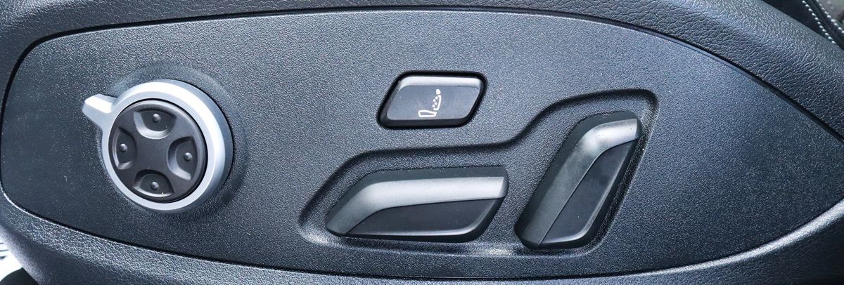 Vehicle image 42 of 69