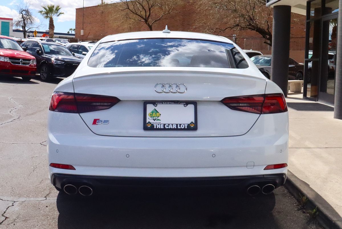 Vehicle image 10 of 69
