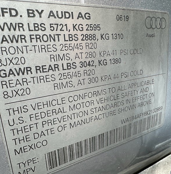 Vehicle image 28 of 35