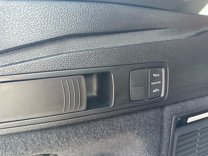 Vehicle image 34 of 35