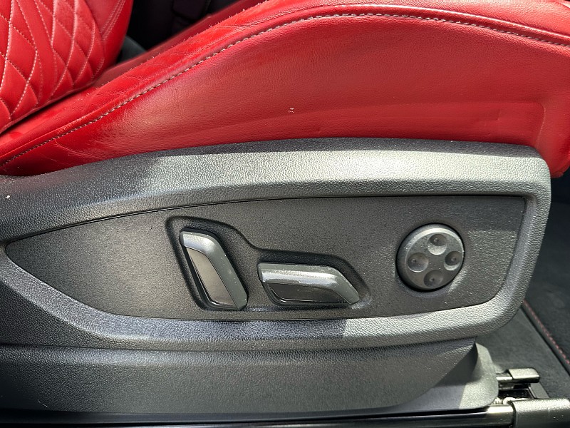 Vehicle image 32 of 35
