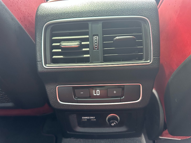 Vehicle image 25 of 35