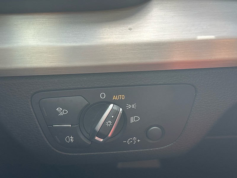 Vehicle image 31 of 35