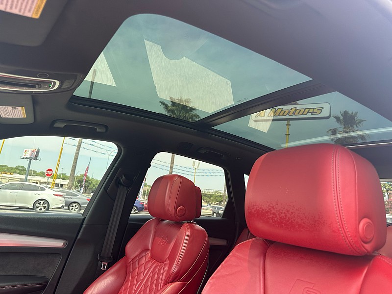 Vehicle image 17 of 35