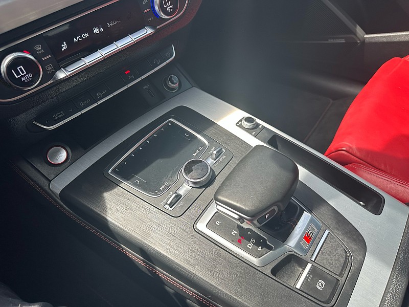 Vehicle image 22 of 35