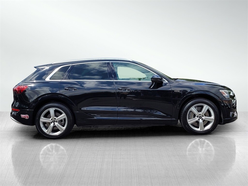 Vehicle image 4 of 29