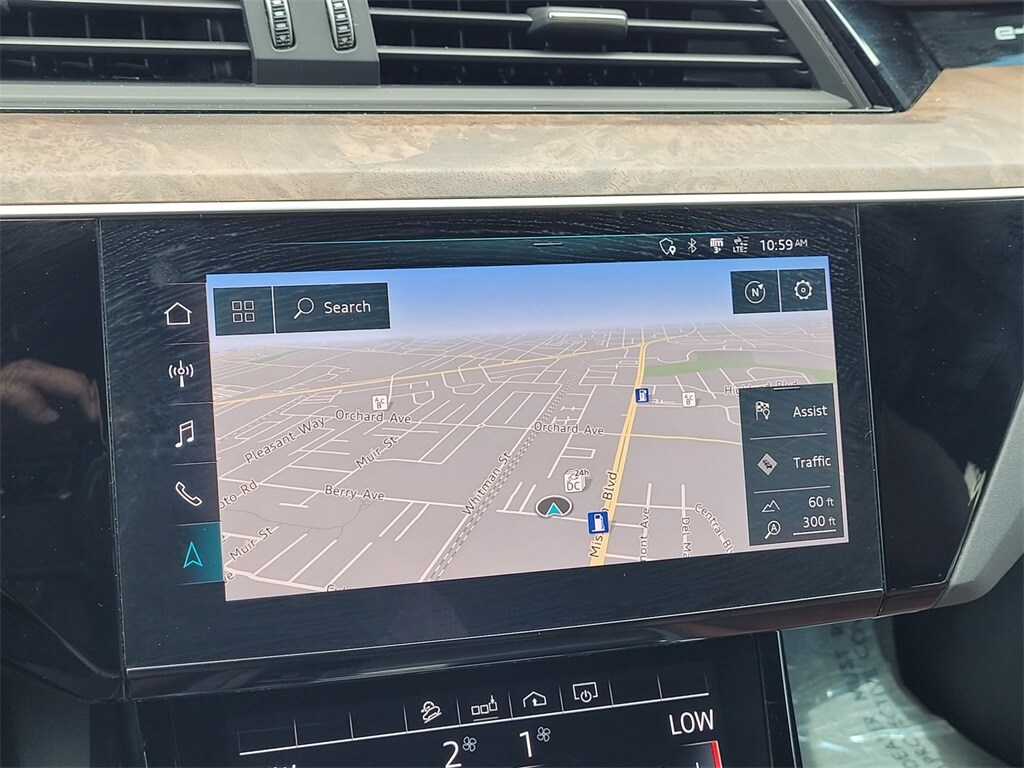 Vehicle image 18 of 29
