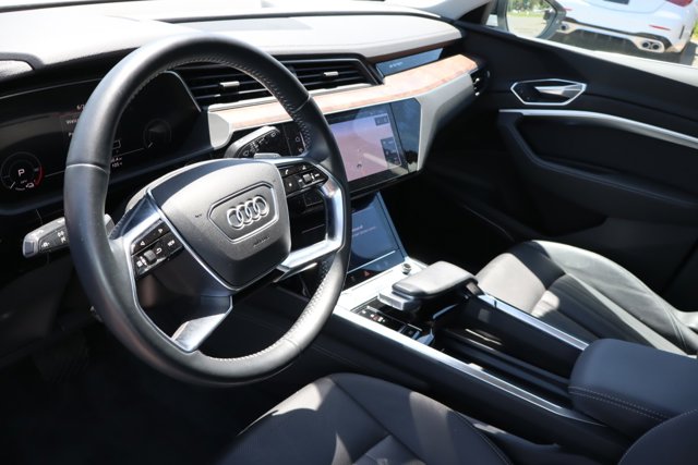 Vehicle image 12 of 15