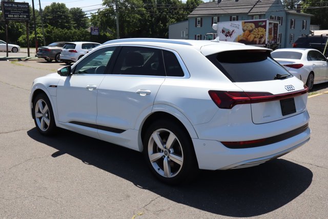 Vehicle image 7 of 15
