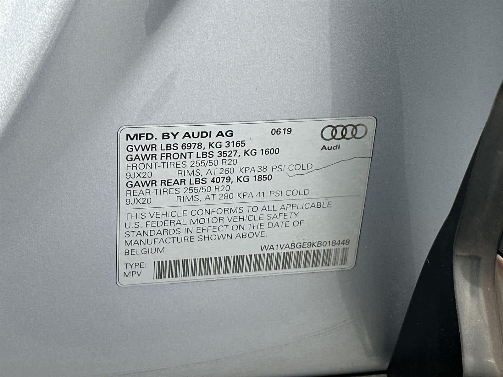 Vehicle image 22 of 32