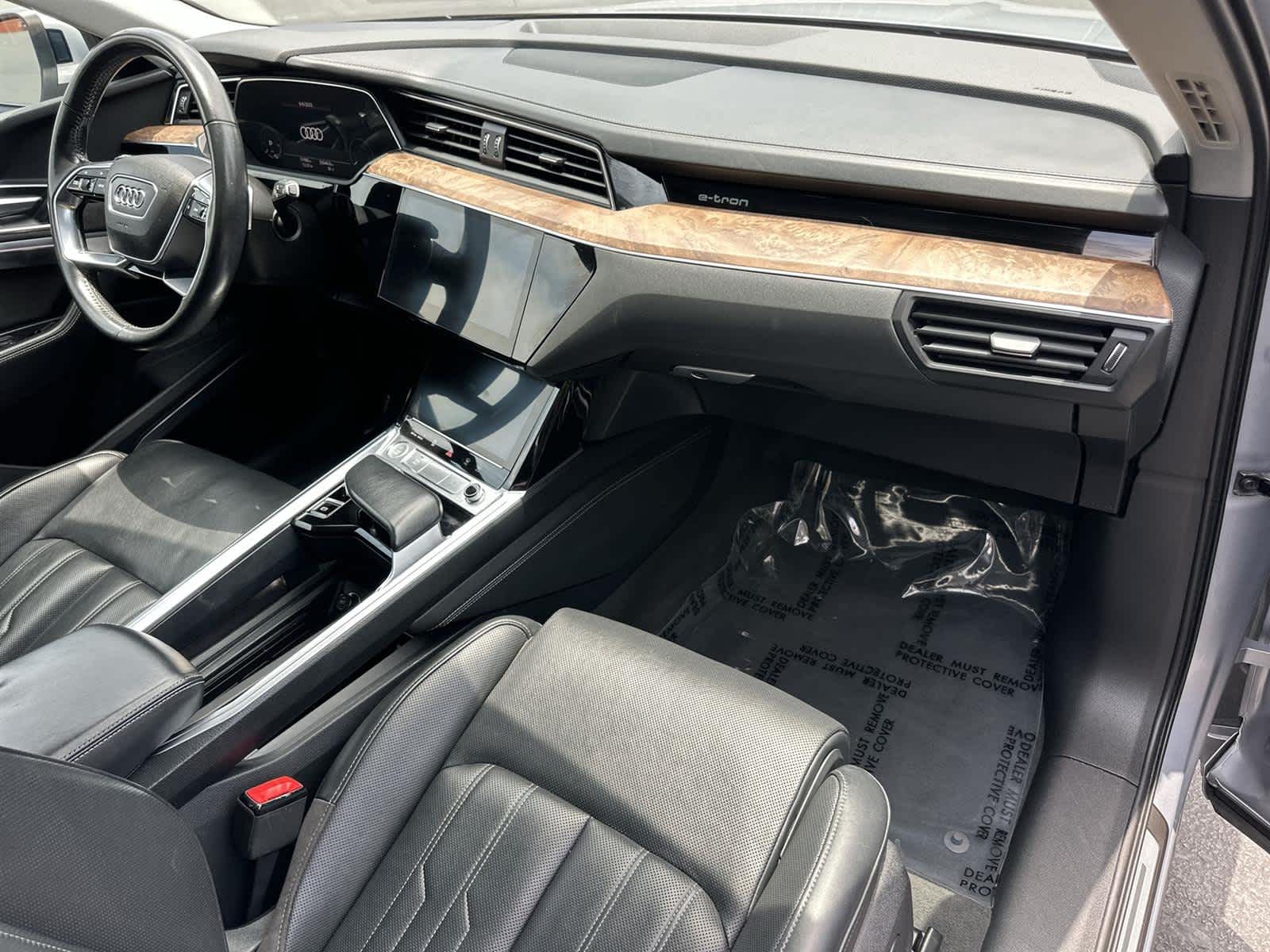 Vehicle image 12 of 32