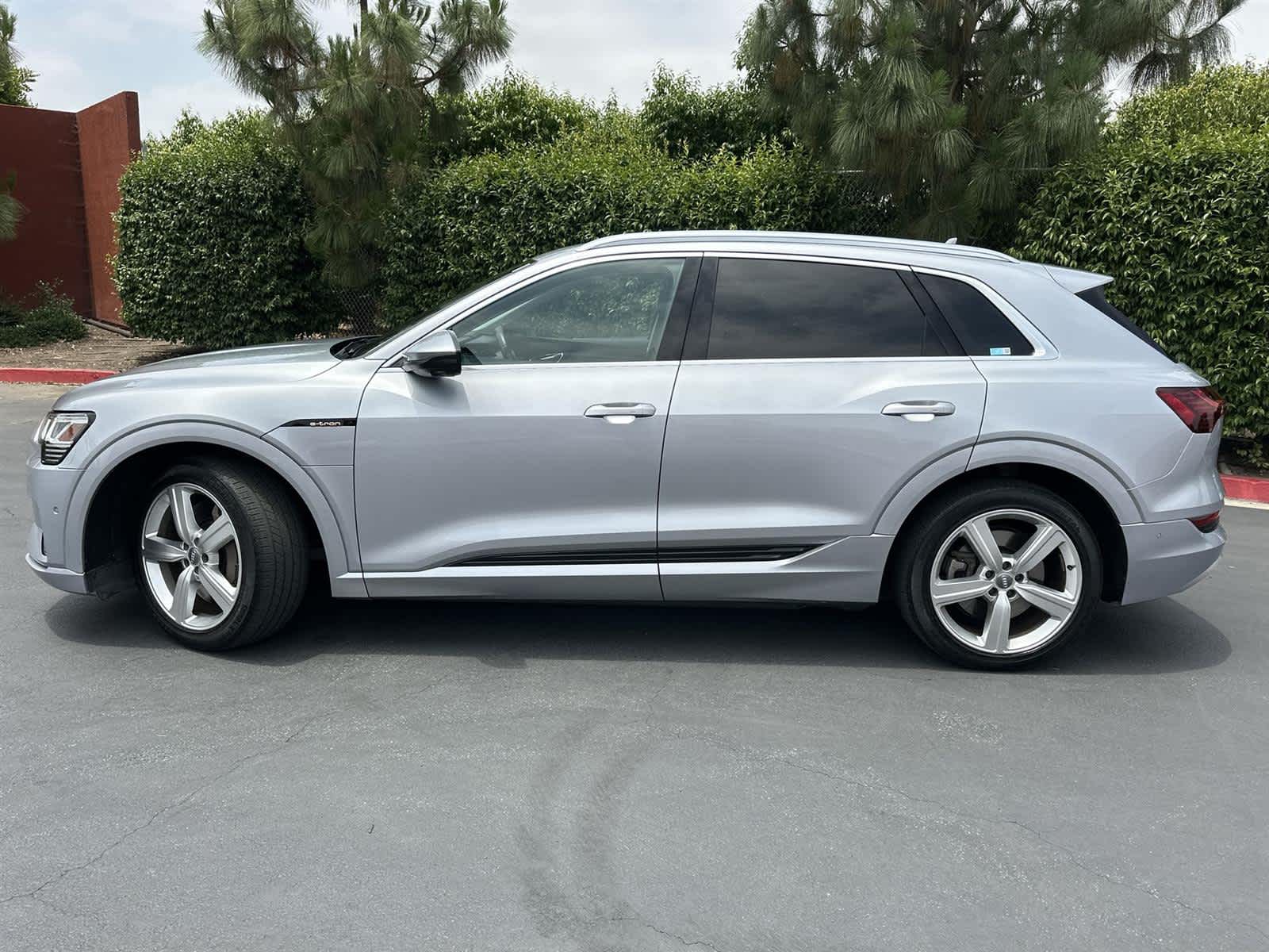 Vehicle image 5 of 32