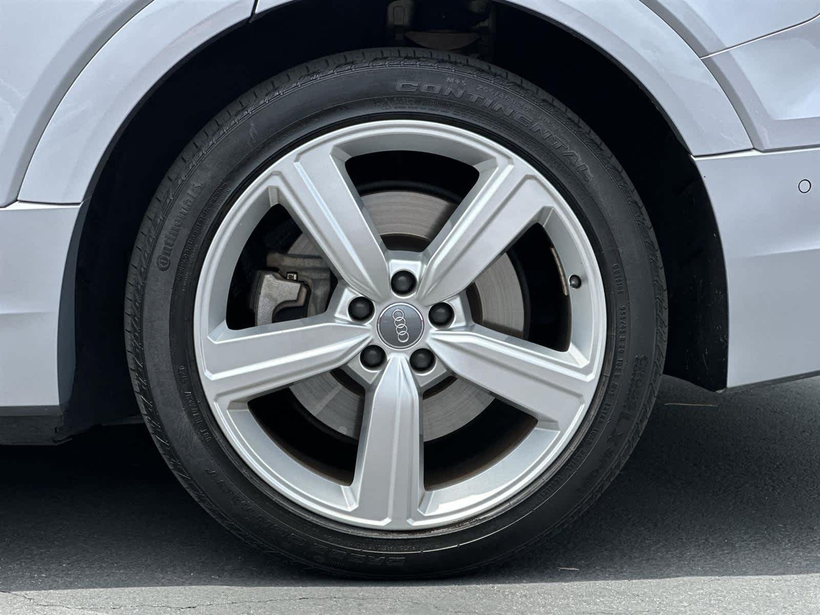 Vehicle image 8 of 32