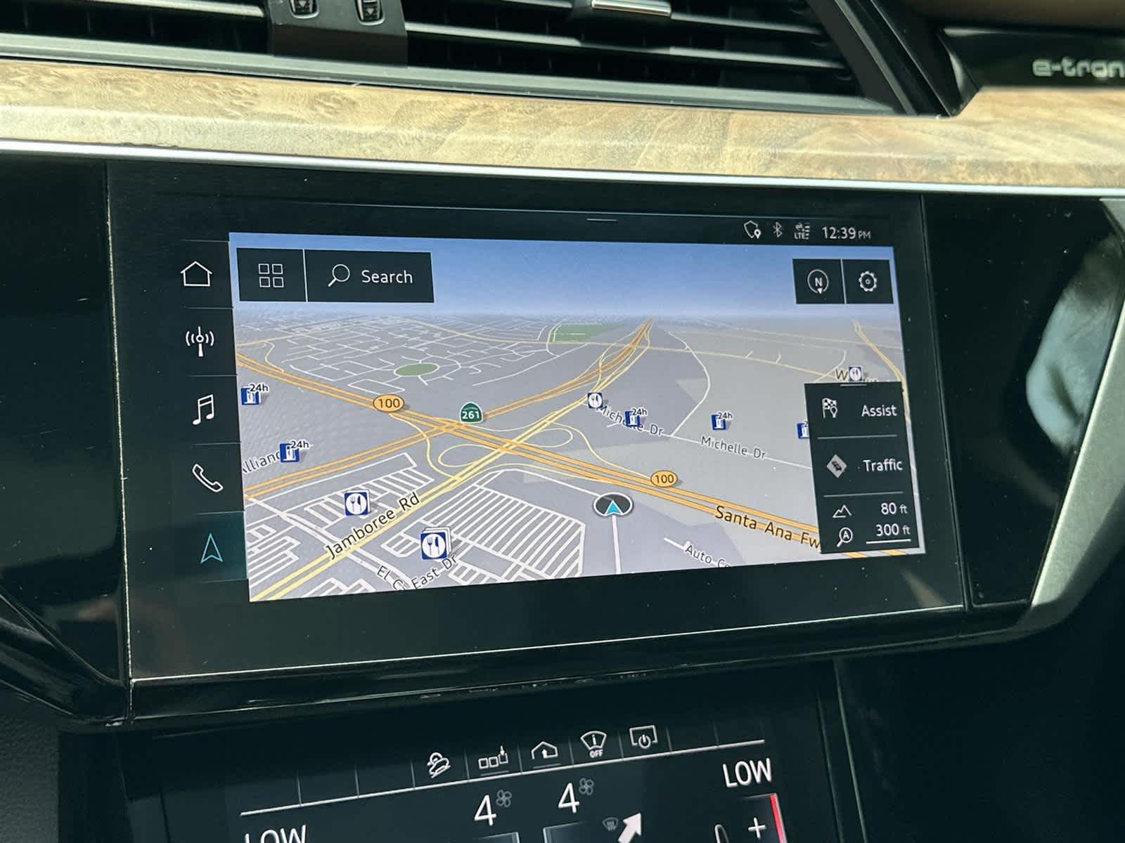Vehicle image 17 of 32