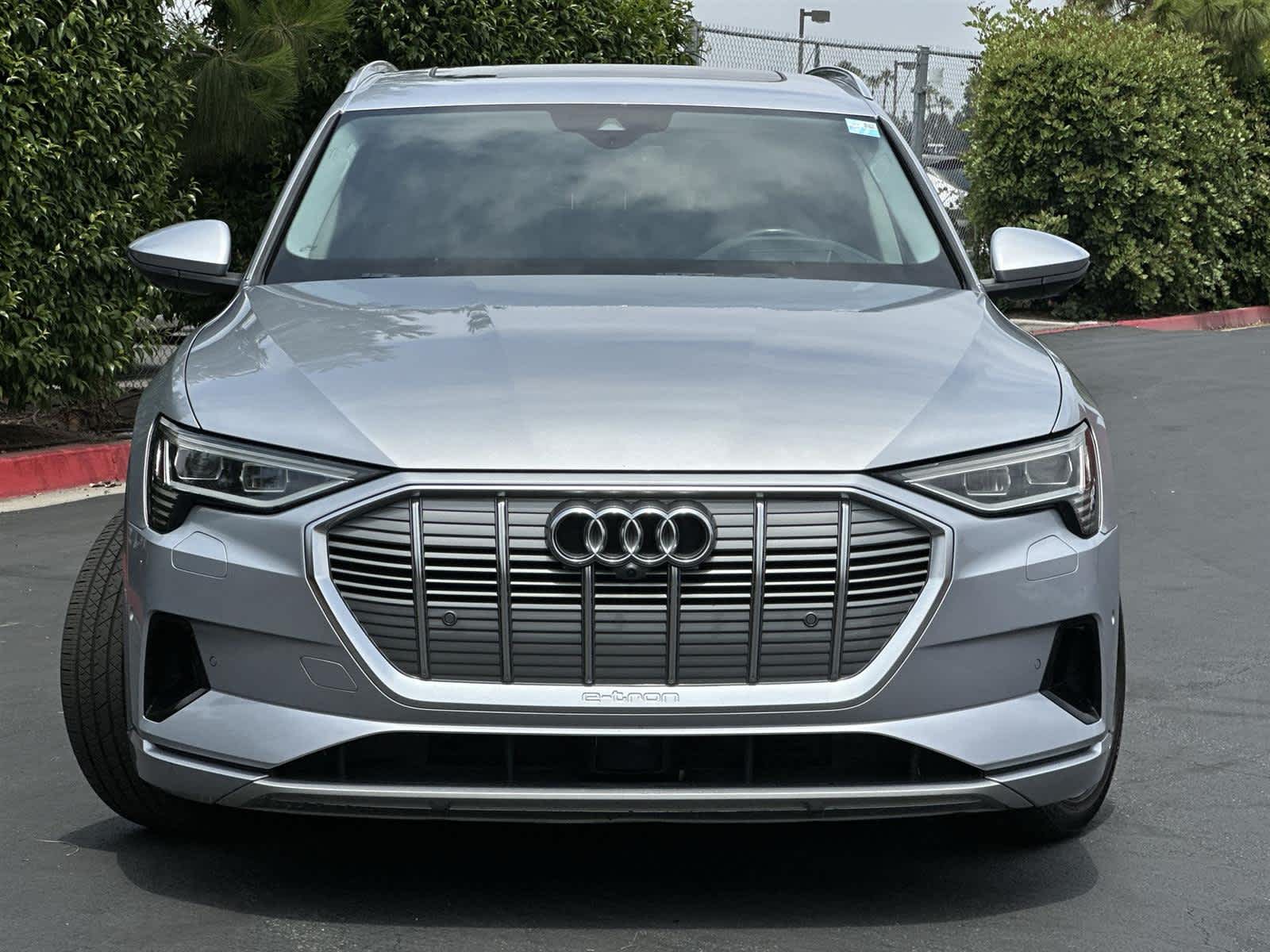 Vehicle image 2 of 32