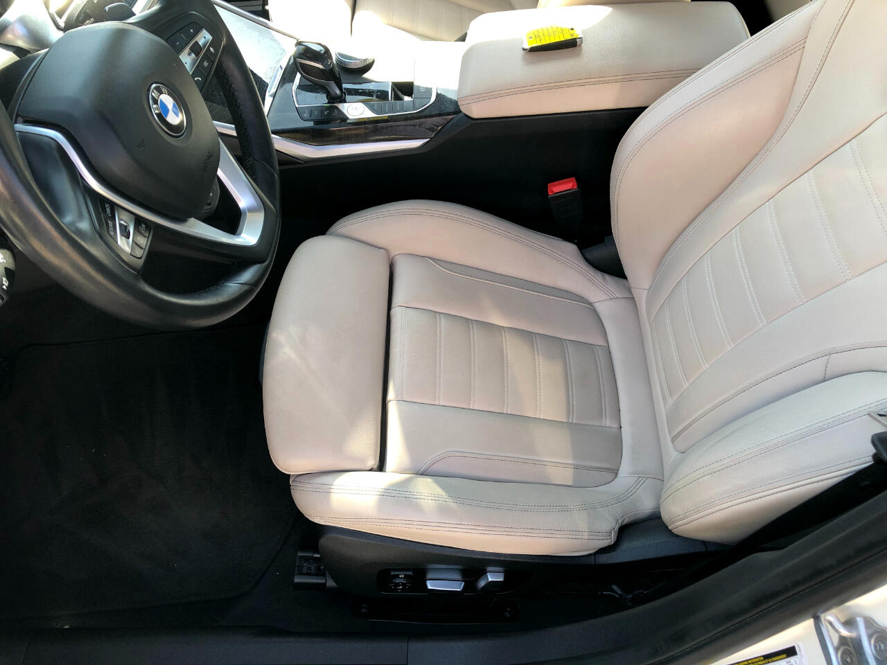 Vehicle image 10 of 34