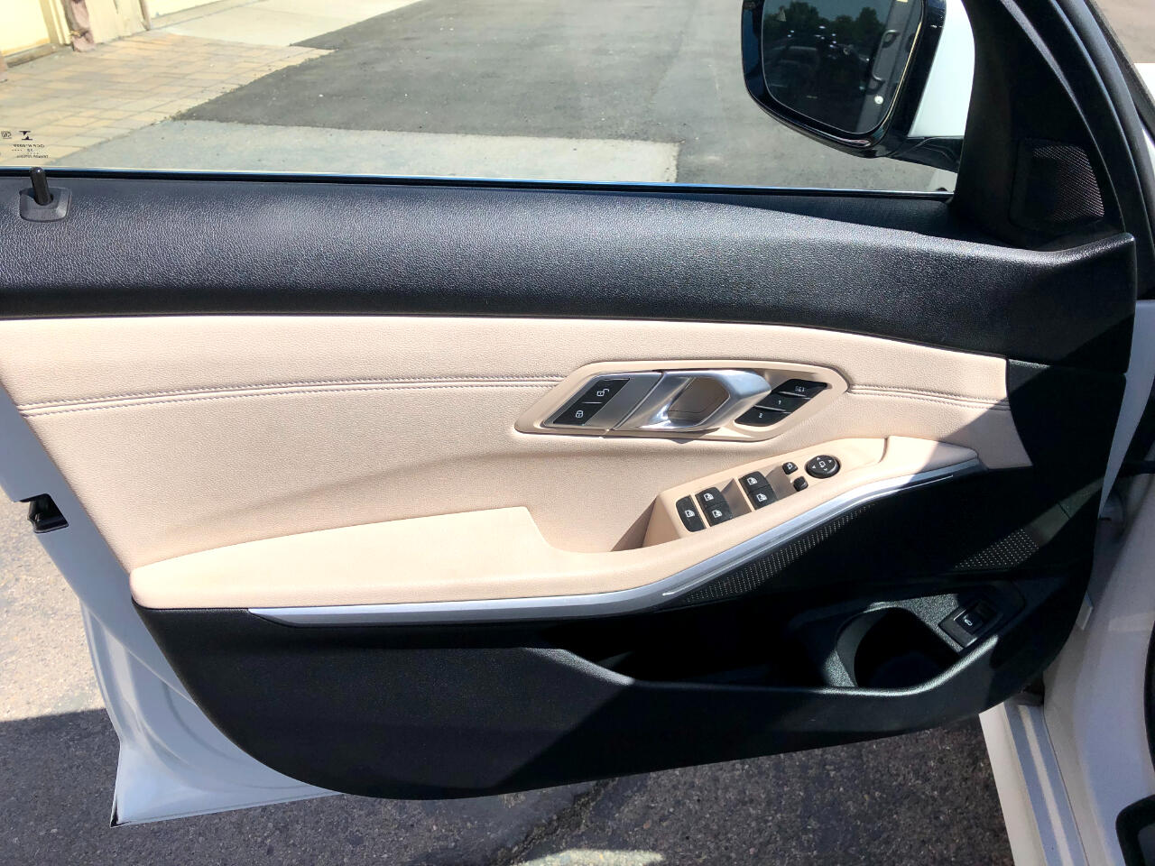 Vehicle image 9 of 34