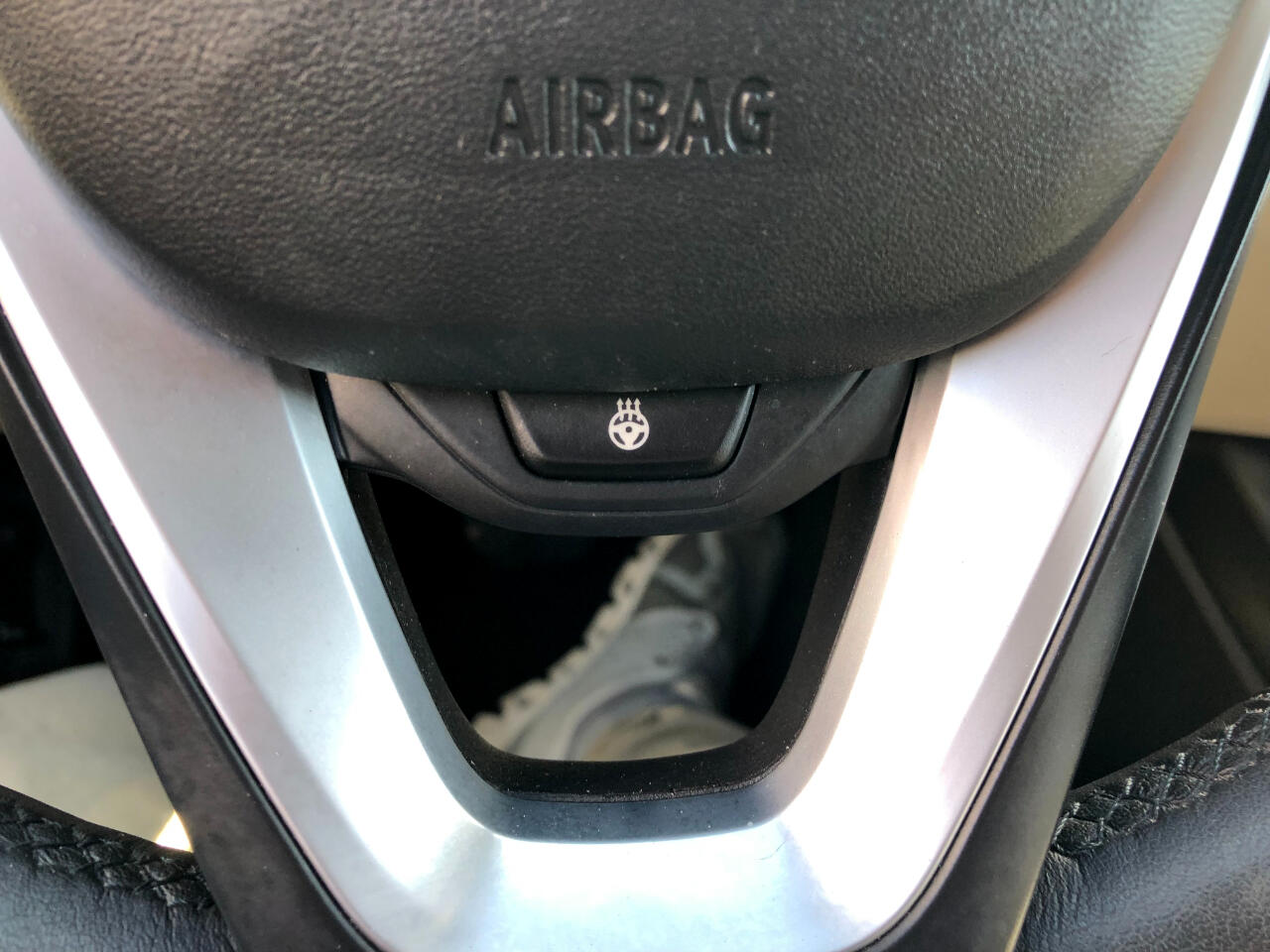 Vehicle image 17 of 34