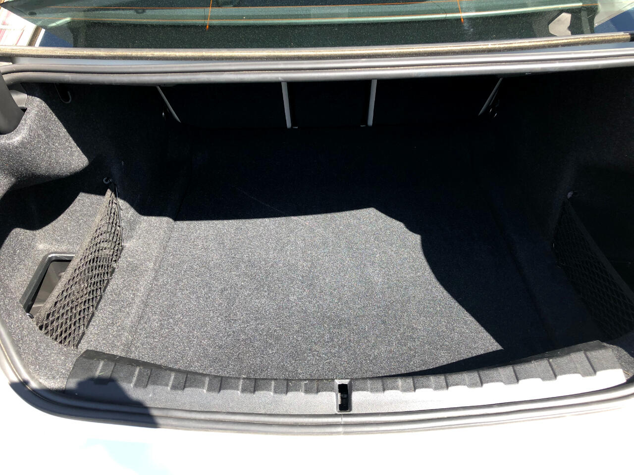 Vehicle image 32 of 34
