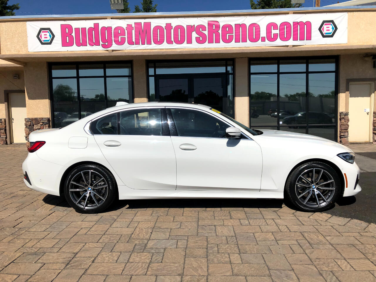Vehicle image 4 of 34