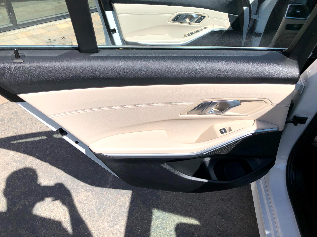 Vehicle image 27 of 34