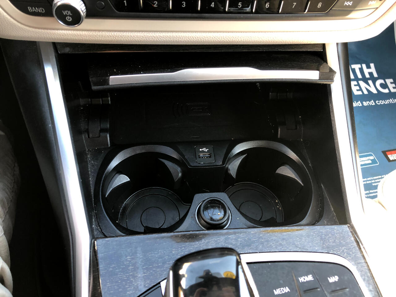 Vehicle image 25 of 34