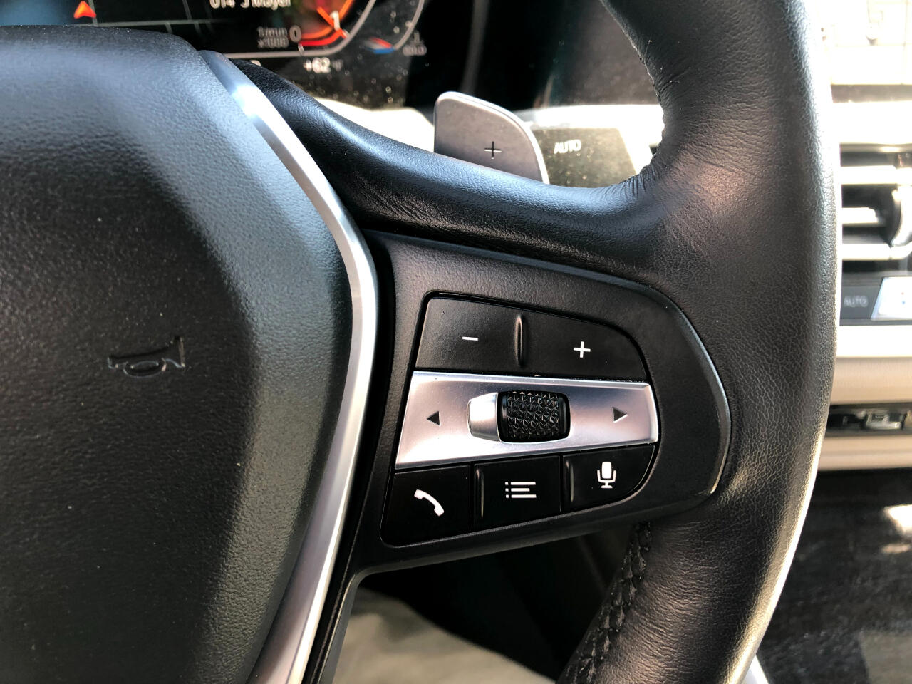 Vehicle image 16 of 34