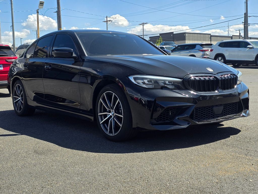 2019 BMW 3 Series 330i Image 3 of 33