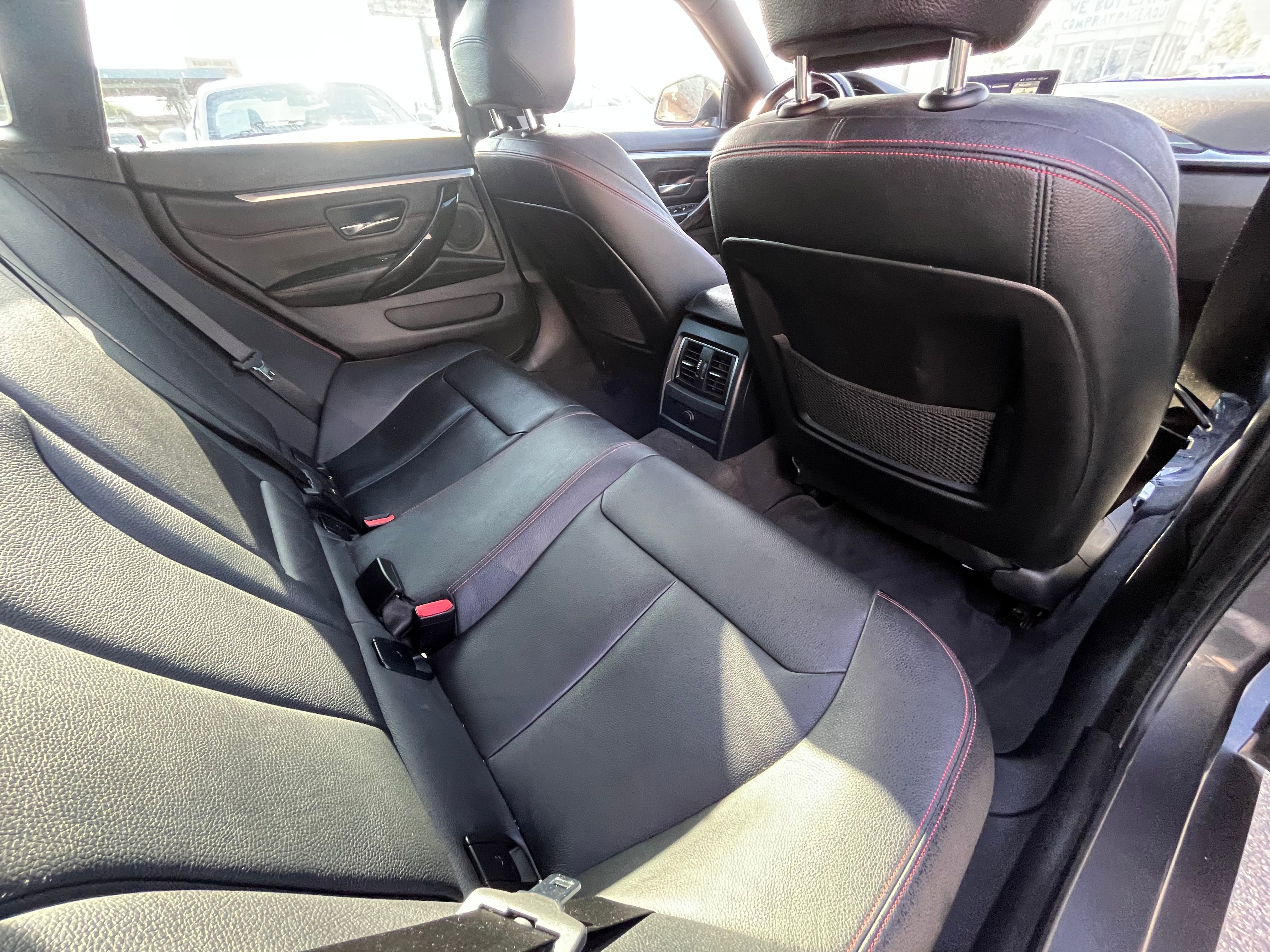 Vehicle image 33 of 75