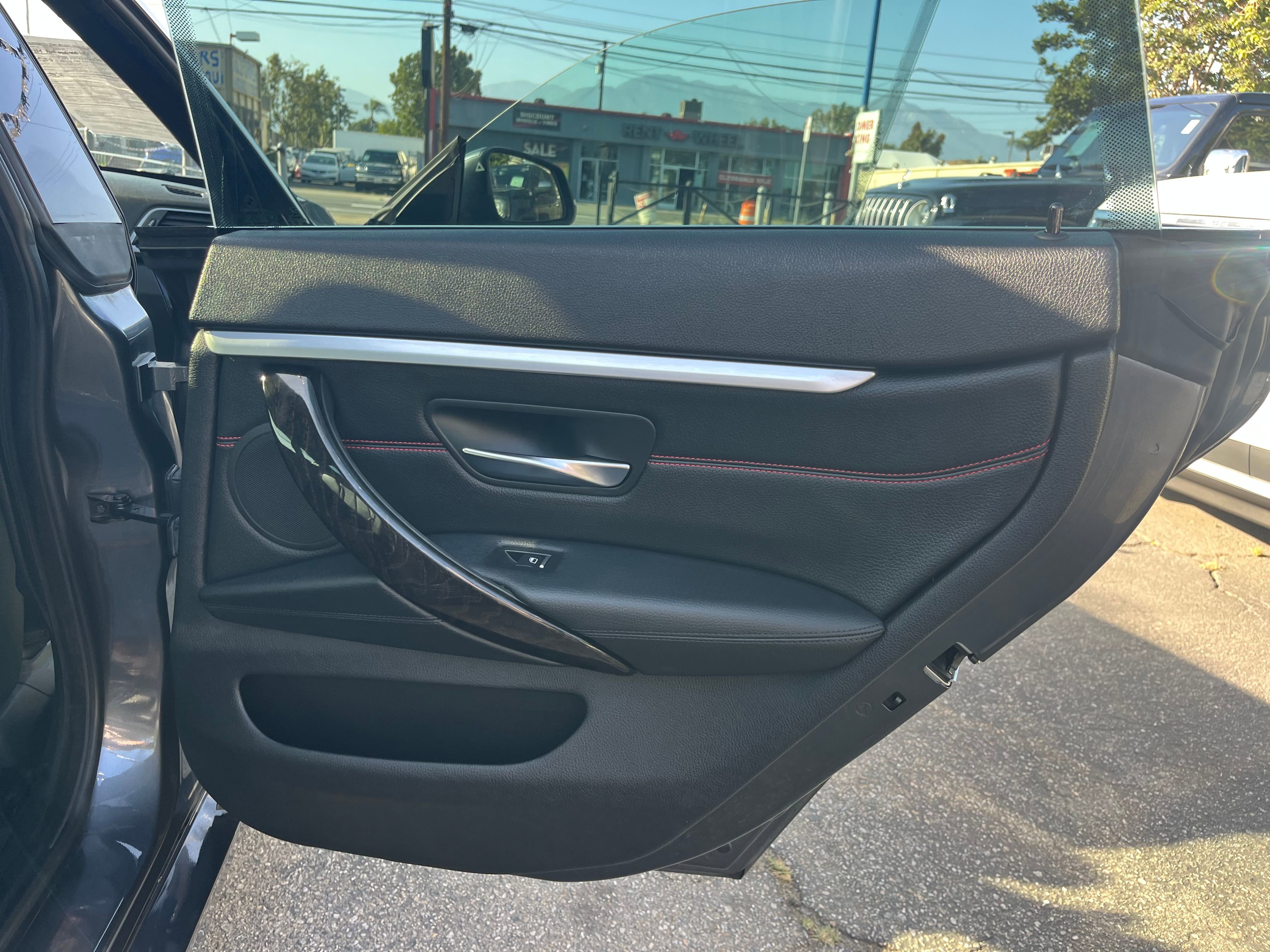 Vehicle image 71 of 75