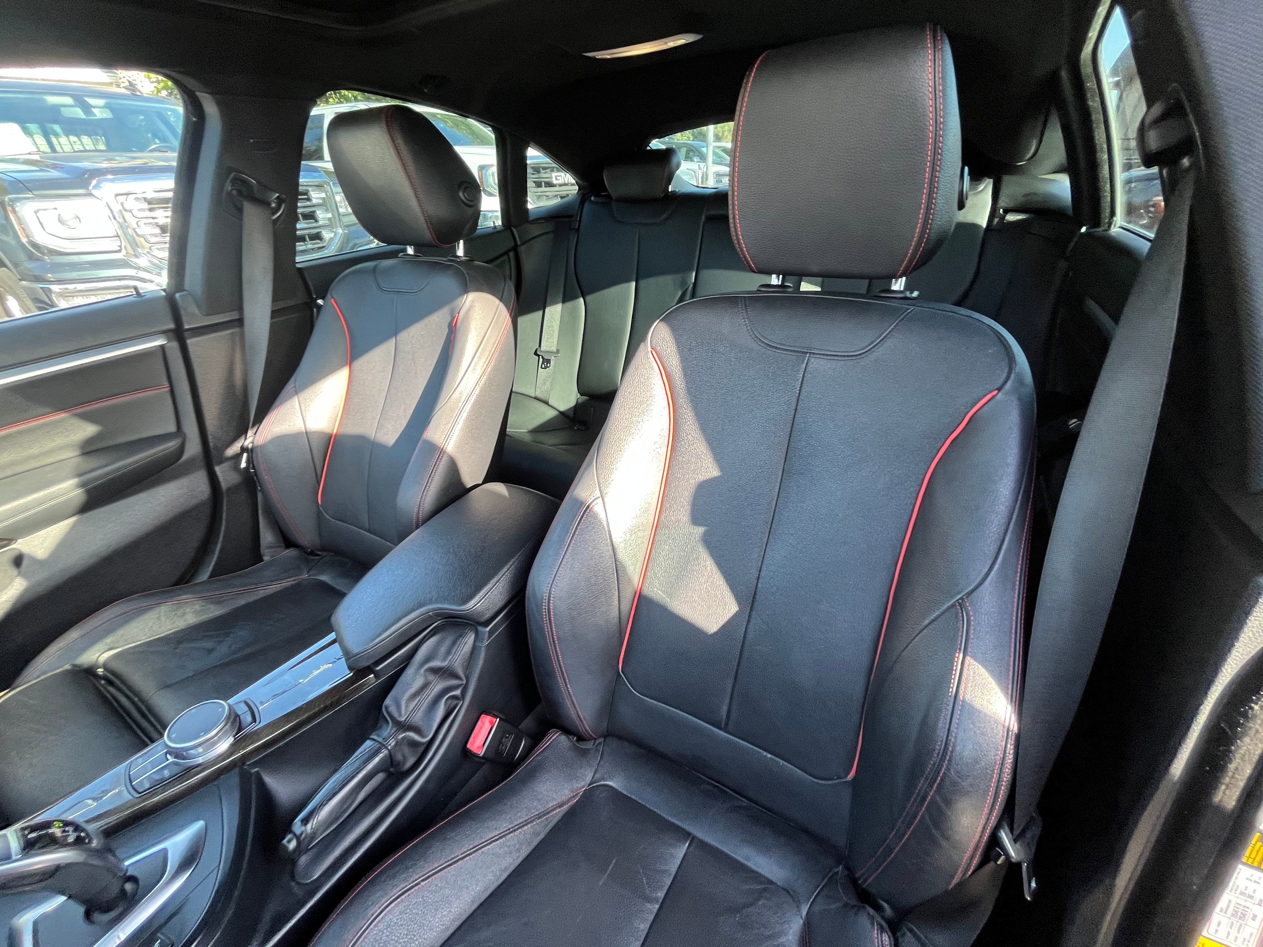 Vehicle image 32 of 75