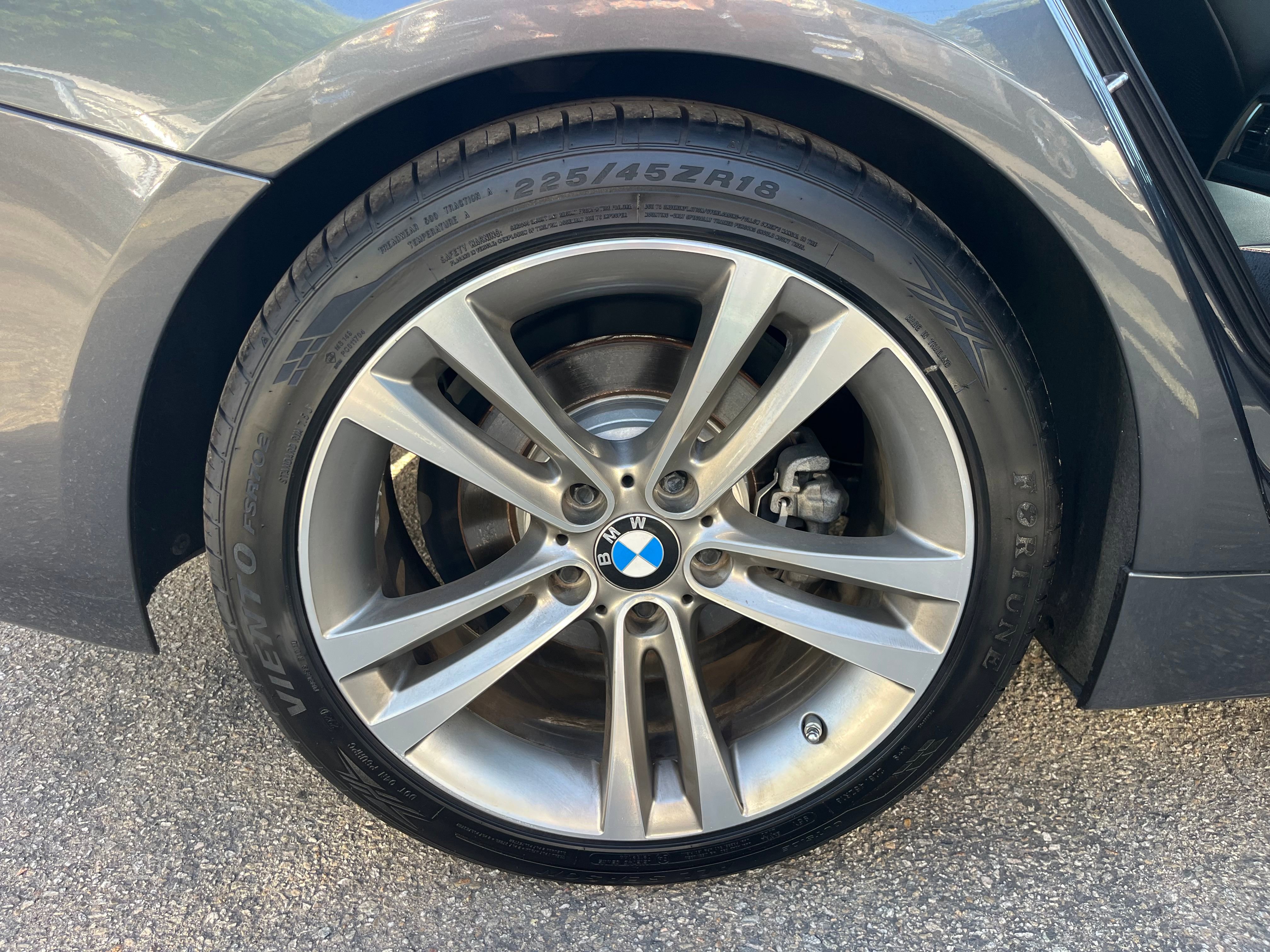 Vehicle image 25 of 75