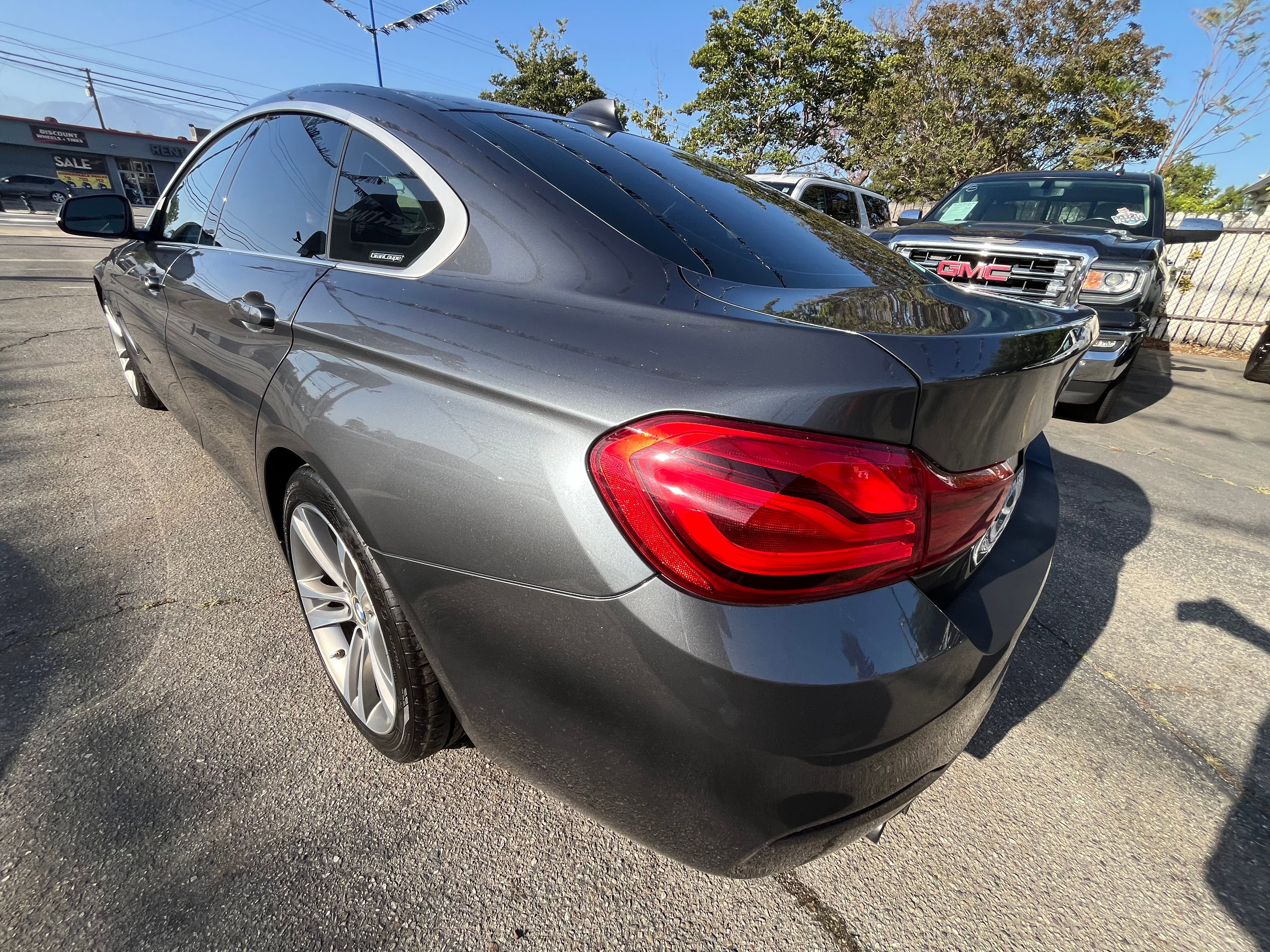 Vehicle image 21 of 75