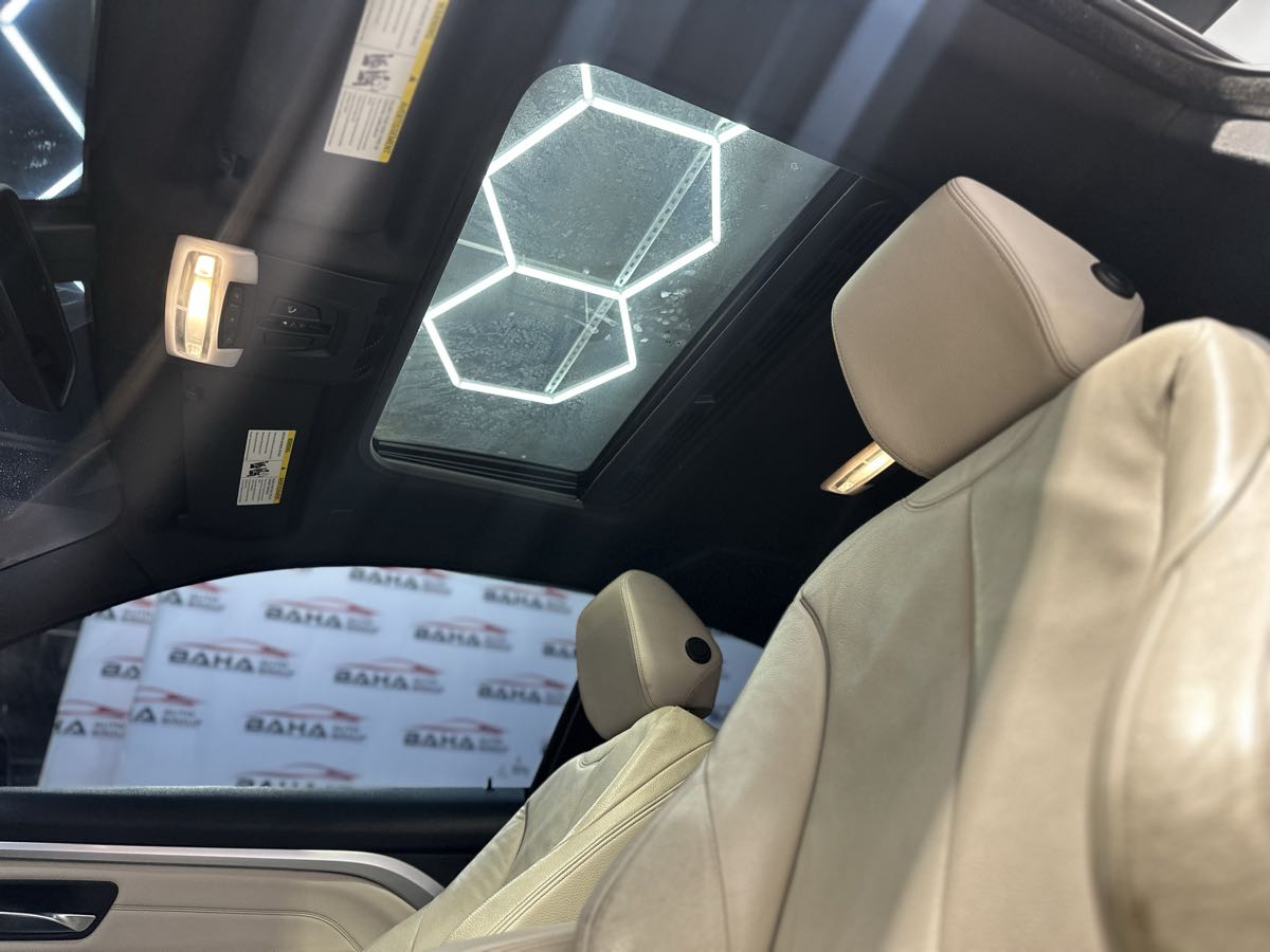Vehicle image 15 of 23