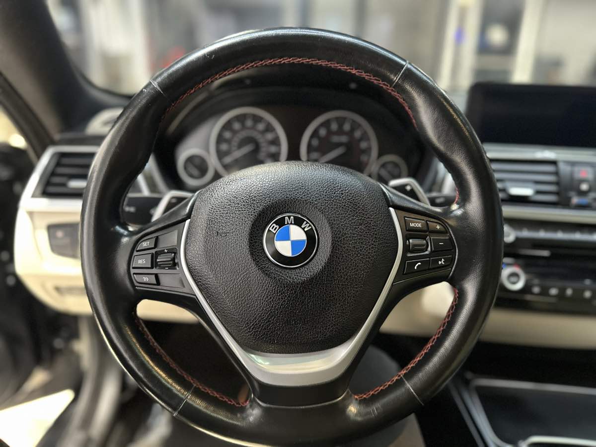 Vehicle image 20 of 23