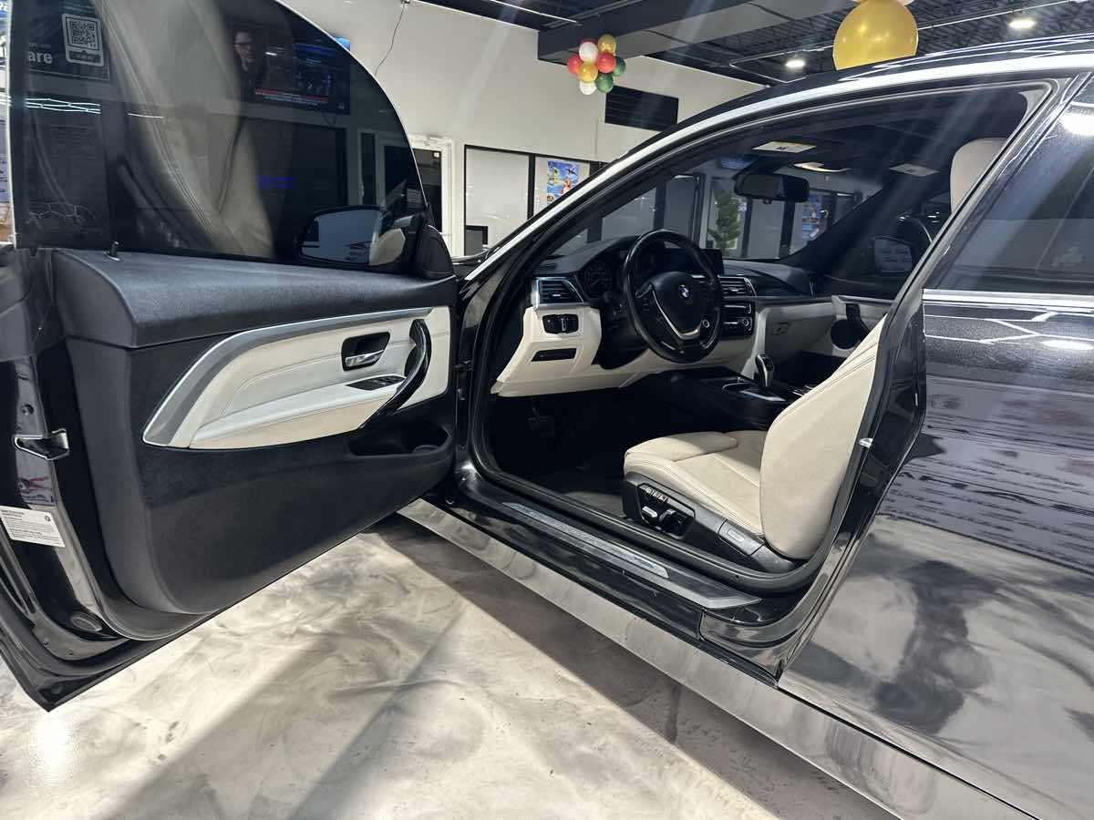 Vehicle image 8 of 23
