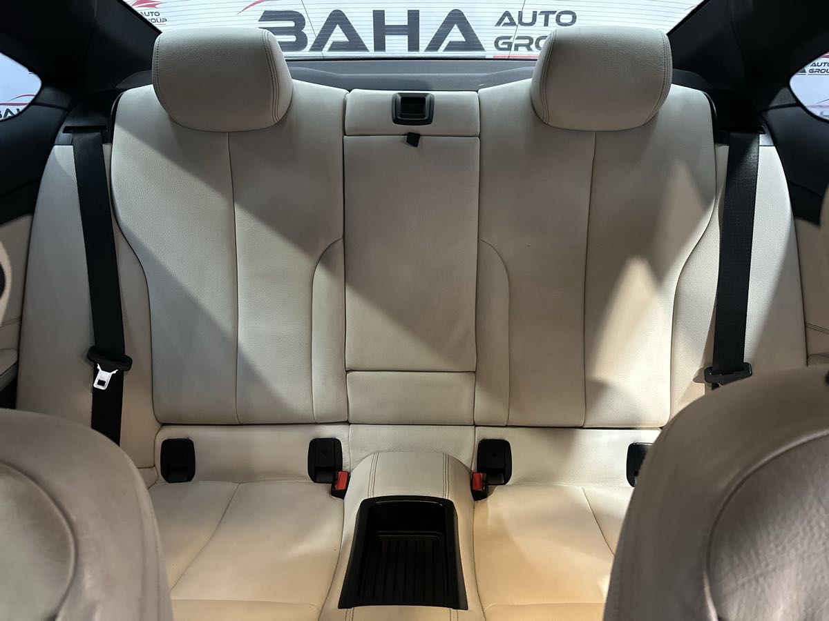 Vehicle image 14 of 23