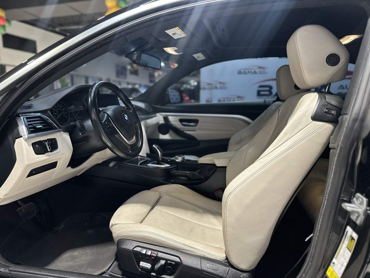 Vehicle image 10 of 23