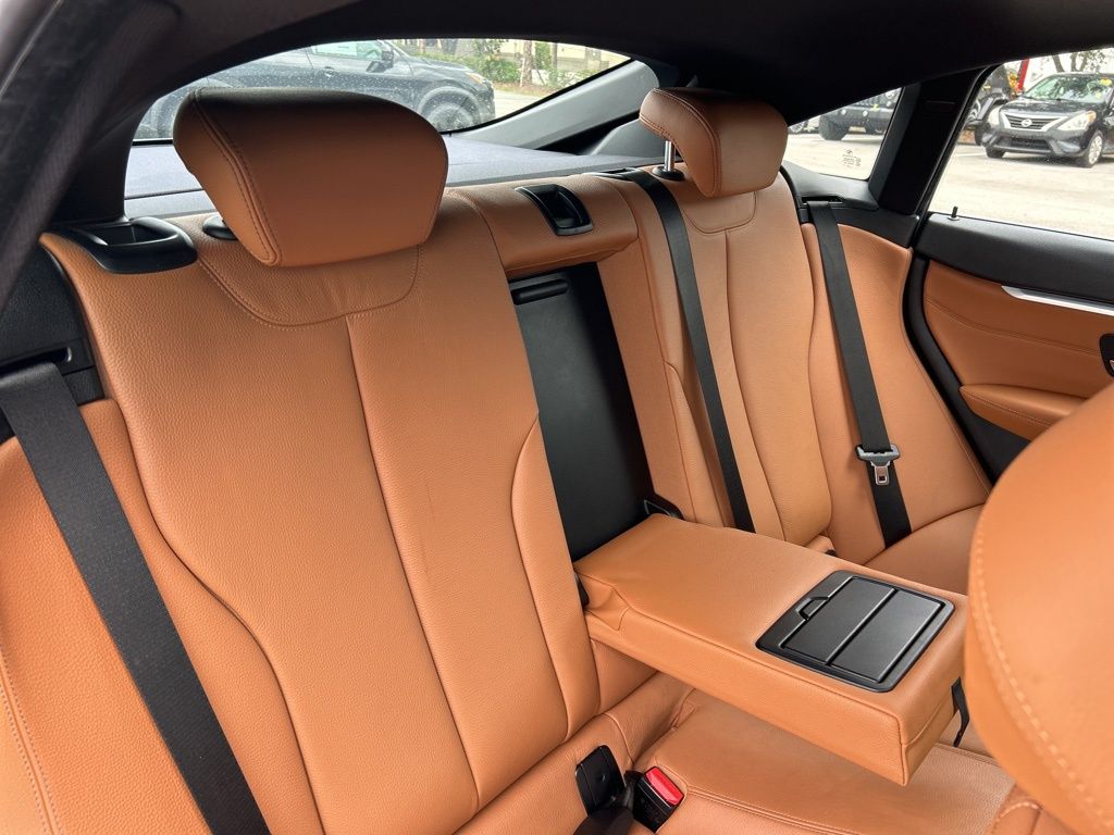 Vehicle image 41 of 48
