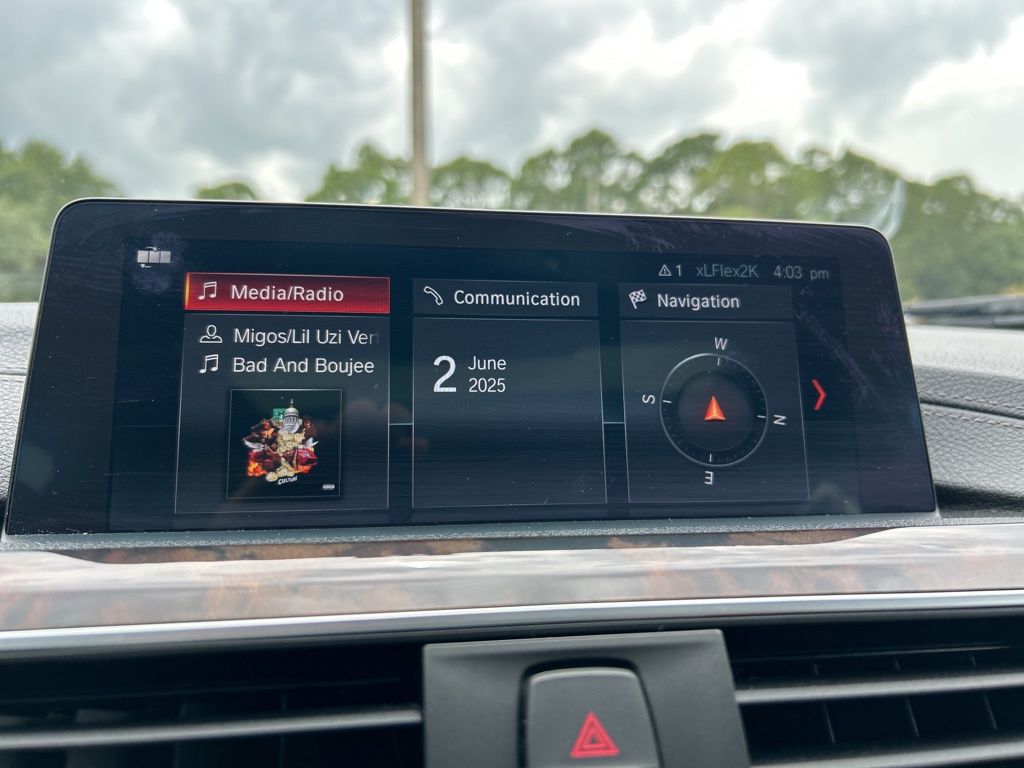 Vehicle image 25 of 48