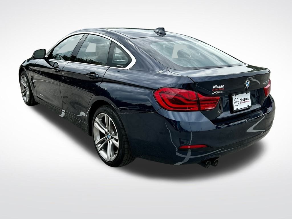 Vehicle image 7 of 48
