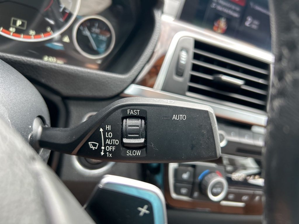 Vehicle image 22 of 48