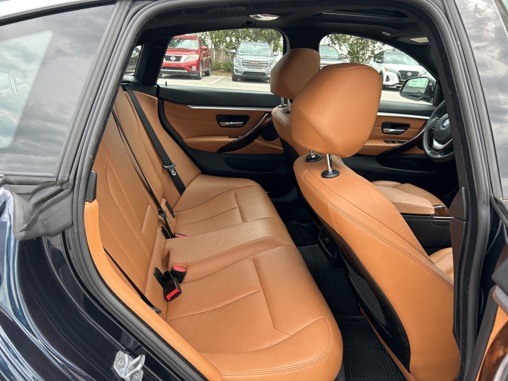 Vehicle image 37 of 48