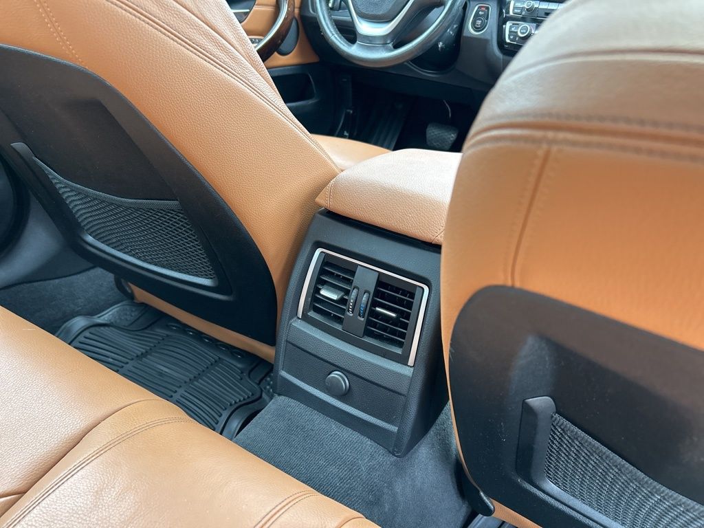 Vehicle image 40 of 48