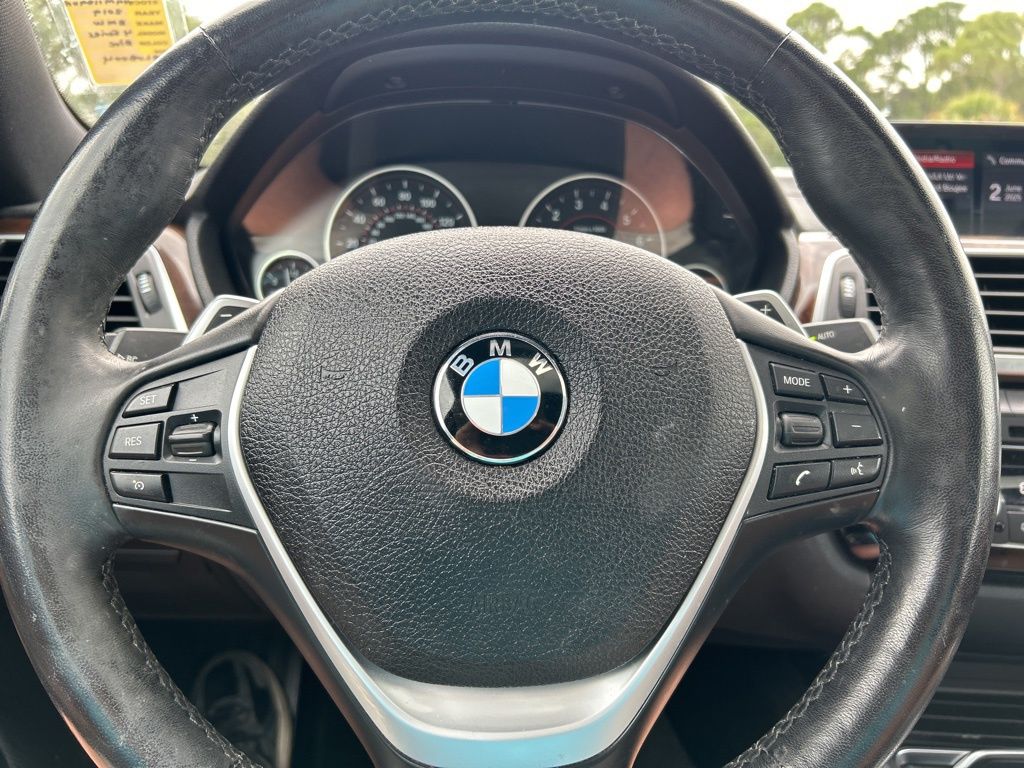 Vehicle image 16 of 48