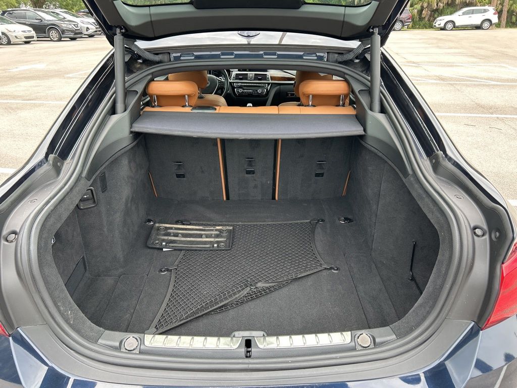 Vehicle image 43 of 48